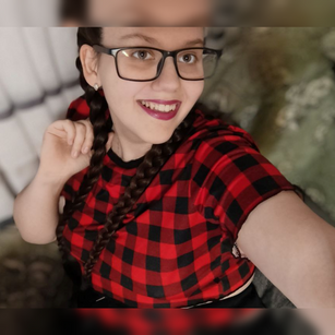 Model - TataRut Brunette