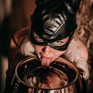 Model - Mary bigboobs