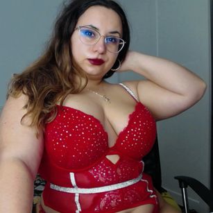 Model - Miss Kinky Michelle curvy