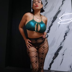 Model - Catalina Perez squirt