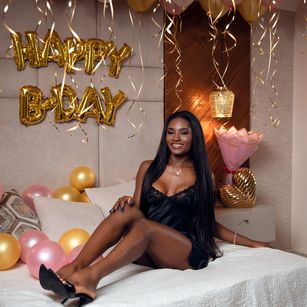 Model - Ivy Aries bigass