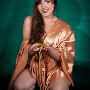 Model - Elena Gilbert deepthroat