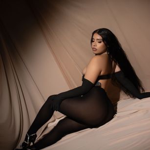 Model - Susan Zc bigboobs