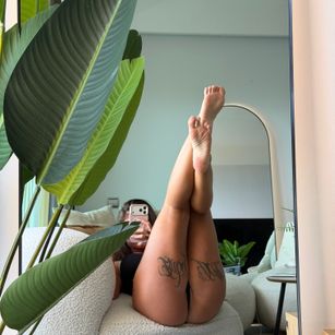 Model - GoddessDollie femdom