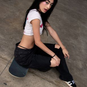 Model - Bella Vixeen shaved