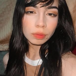 Model - KatherinJohns LATINA