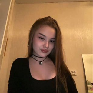 Model - LolkaKiti dance