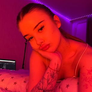 Model - LolkaKiti teen