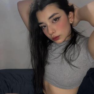 Model - engell latina