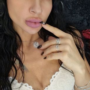 Model - OliMills milf