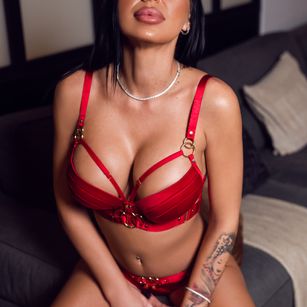 Model - ReynaMorel bigtits