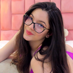 Model - ThrianaOlson deepthroat