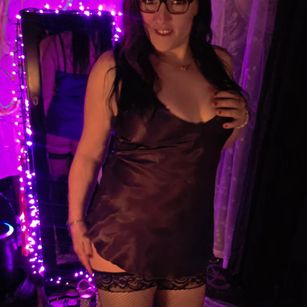 Model - A.J Buttons CEI