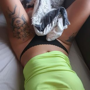 Model - Allyna boobs