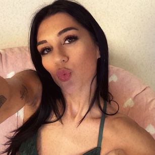 Model - Nerissa Myst pussy