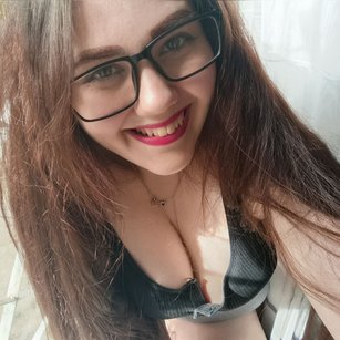 Model - TataRut Brunette