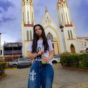 Model - KatherinJohns 18