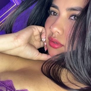 Model - Zoe Montiel Submissive