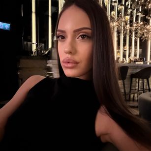 Model - Miss Pretty Face feet