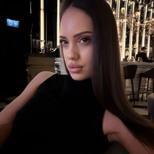 Model - Miss Pretty Face ass