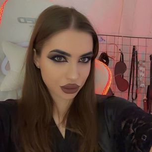 Model - Mistress Eva tease