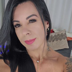 Model - Brunetthot Anal