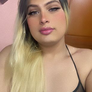Model - daniela lujan cock