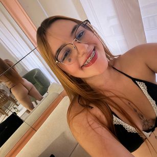 Model - Hailey Tims Latina