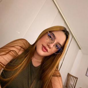 Model - Hailey Tims Webcam