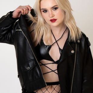 Model - Lily dominatrix