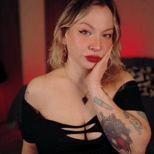 Model - Goddess Krystal cuckold