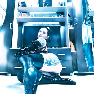 Model - dominikaz anal