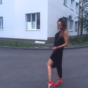 Model - FlirtyMarin Hot