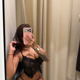 Model - Princess Miley pornstar