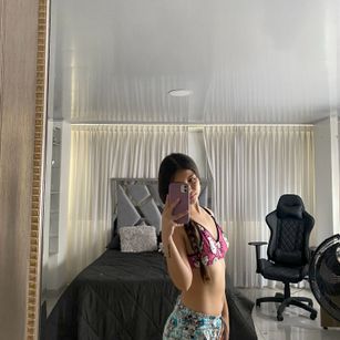 Model - Isabella young