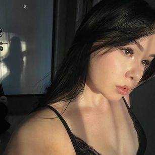 Model - Mia squirt
