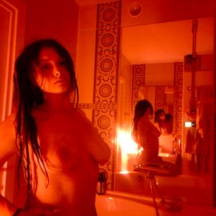 Model - Eve orgasm
