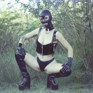Model - phenobarbidoll fetish