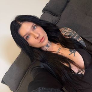 Model - Pauline Harth naturalboobs