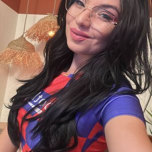 Model - LunnaGray milf
