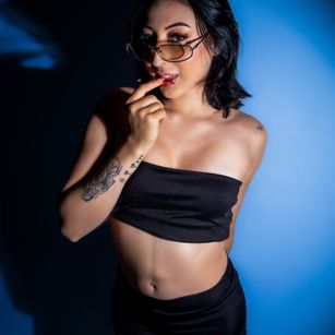 Model - Yesica Sweett cei