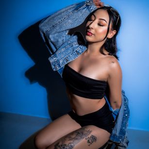 Model - Yesica Sweett dp