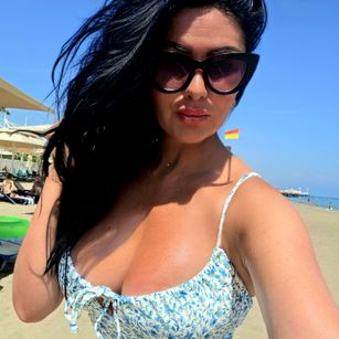 Model - LauraGreen36 milf