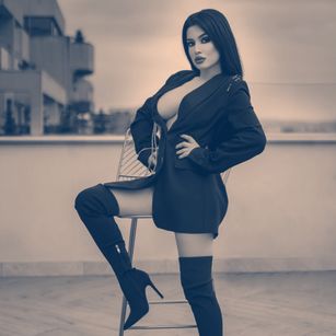 Model - Eva Banks cei