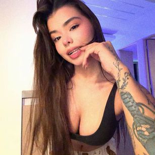 Model - Princess Miley boobs