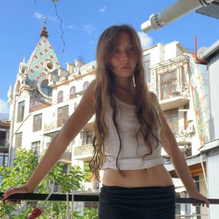 Model - Elis {{tag}}