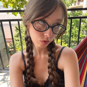 Model - Elis footfetish