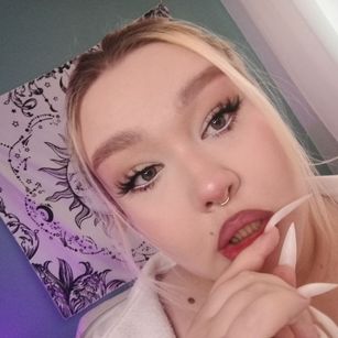 Model - Lily anal
