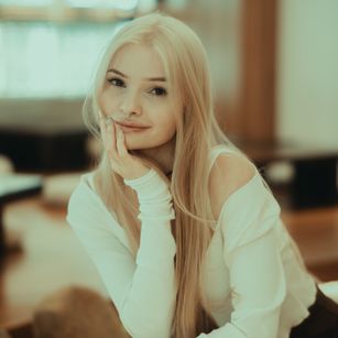 Model - OmniEyee {{tag}}