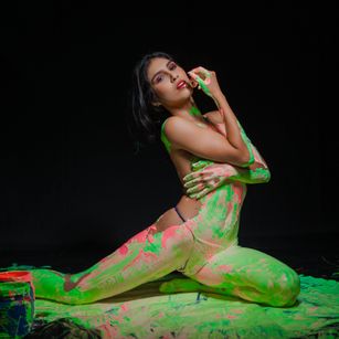 Model - Luciana anal